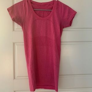 Lululemon Swifty Tech Scoop Neck Tee- Size 4